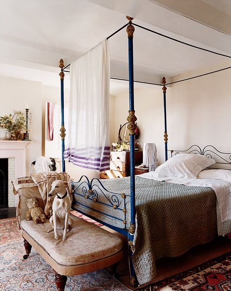 iron canopy bed Amanda Harlech, Moroccan Bed, English Country Decor, English Decor, Beautiful Houses Interior, Bedroom Decor Cozy, Four Poster, Canopy Bed, Bedroom Posters