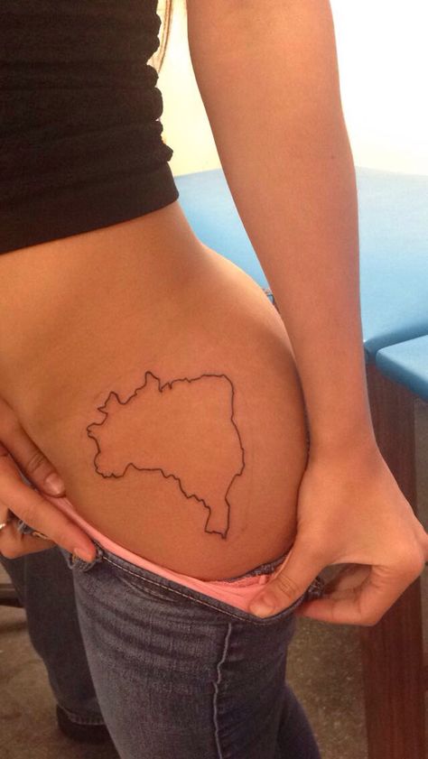 Brazil country outline tattoo❤️ Country Outline Tattoo, Colombia Tattoo Ideas For Women, Brazilian Flag Tattoo, Brazilian Tattoos, Brazil Inspired Tattoo, Brazilian Tattoo Ideas Brazil, Brazil Flag Tattoo, Brazil Outline Tattoo, Brazil Tattoo Ideas