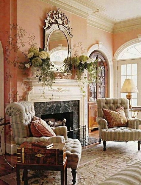 English country style emphasizes coziness and our relationship with nature. Read about other decorating elements that are part of the English country look. Country Living Room Design, French Country Decorating Living Room, Living Room Decor Country, Furnitur Ruang Keluarga, French Living Rooms, Decoration Shabby, French Country Living, French Country Bedrooms, English Country Decor