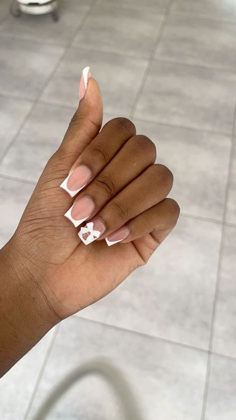 Back To School Nails With Charms, First Day Of School Nails Highschool, Nail Ideas Back To School 6th Grade, Medium Length Nails Simple, Pink Bow French Tip Nails, Back To School Nails Acrylic 7th Grade, French Tip Nails Bow, Nail Inspo With Bow, 6th Grade Nail Ideas