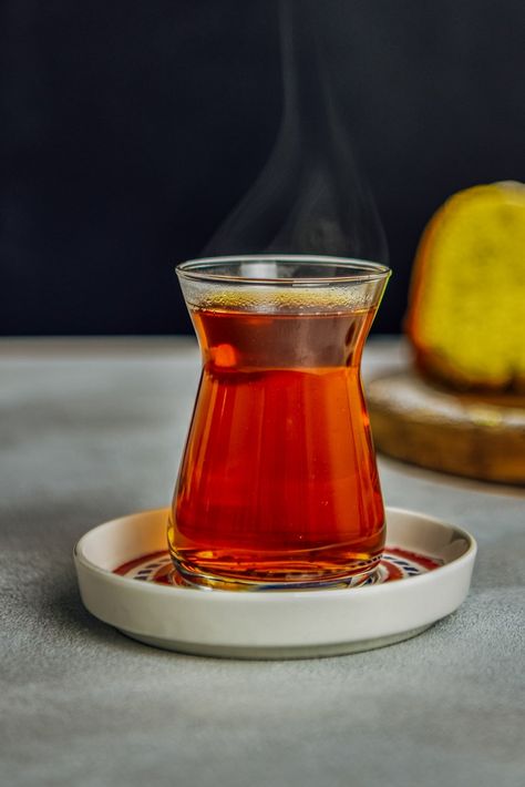 Turkish Recipes Desserts, Turkish Dishes, Turkish Tea Set, Turkish Teapot, Tea History, Turkish Desserts, Turkish Breakfast, Turkish Tea, Turkish Culture