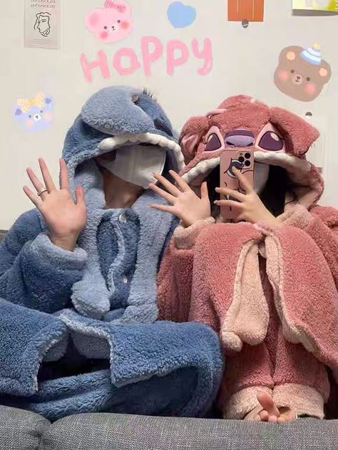 Pajamas Y2k, Y2k Couple, Couple Kawaii, Kawaii Stitch, Female Sleepwear, Stitch Pajamas, Suit Korean, Cartoon Stitch, Home Clothes