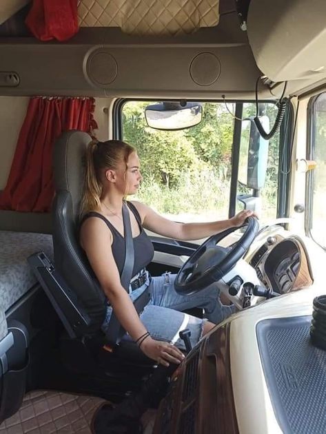 Women Truck Driver, Truck Driving Jobs, Female Trucks, Deni Denials, Steve Burton, Girls Driving, Women Trucker, Truck Driving, Scammer Pictures