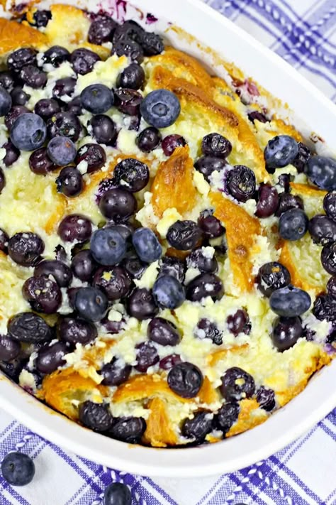 You won't be able to resist a second slice of this delicious overnight breakfast casserole made with croissants, cream cheese, eggs, milk, and fresh blueberries. Blueberry Breakfast Recipes, Blueberry Croissant Bake, Blueberry Breakfast Casserole, Brunch French Toast, Blueberry Croissant, Croissant Bake, Croissant Breakfast Casserole, Blueberry Recipes Breakfast, Breakfast Popsicles