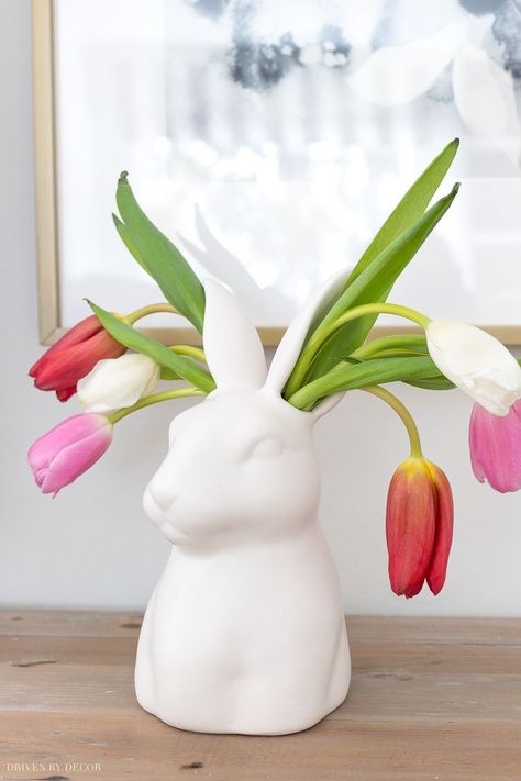 This bunny ear vase is the cutest thing ever! Link to find it is in the post! #spring #springdecor #easterdecor Ear Vase, Spring Diy Projects, Art Deco Colors, Spring Door Decoration, Cheap Rustic Decor, Glamour Home, Driven By Decor, Hippity Hoppity, Spring Refresh