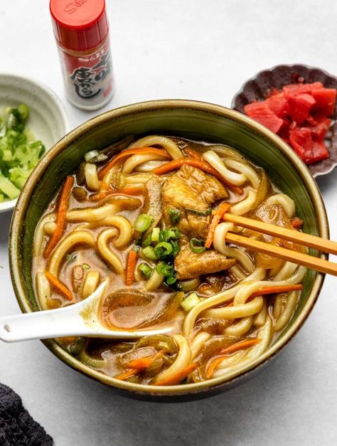 Curry Udon Noodle Soup, Vegan Udon Recipes, Udon Noodle Dishes, Udon Dishes, Vegan Japanese Curry, Japanese Curry Udon, Vegan Japanese Recipes, Vegan Udon Noodles, Vegan Udon