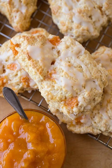 Lemon-Apricot Scones with Homemade Apricot Jam Apricot Scones Recipe, Jam Scones, Apricot Scones, Buttermilk Glaze, Fresh Apricots, Breakfast Scones, Apricot Recipes, Scones Recipe Easy, Scone Recipes