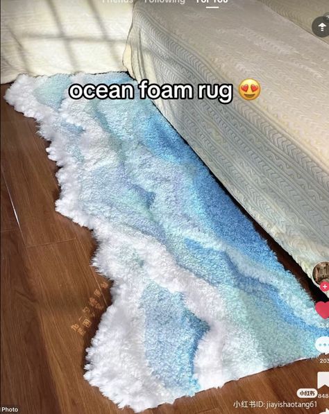 Sea Themed House, Cute Beachy Bedroom Ideas, Beach Room Diy Decor, Sea Aesthetic Bedroom, Ocean Themed Dorm Room, Aesthetic Beach Room Ideas, Beach Room Decor Aesthetic, Ocean Aesthetic Room Decor, Beach Themed Dorm Room