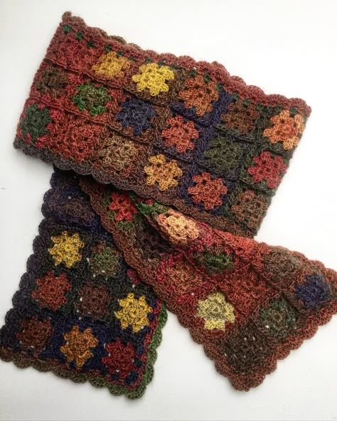 Granny Square Scarf Pattern, Granny Scarf, Crochet Womens Scarf, Granny Square Scarf, Scarf Designs, Granny Square Crochet Patterns Free, Crochet Afgans, Wool Thread, Thread Painting