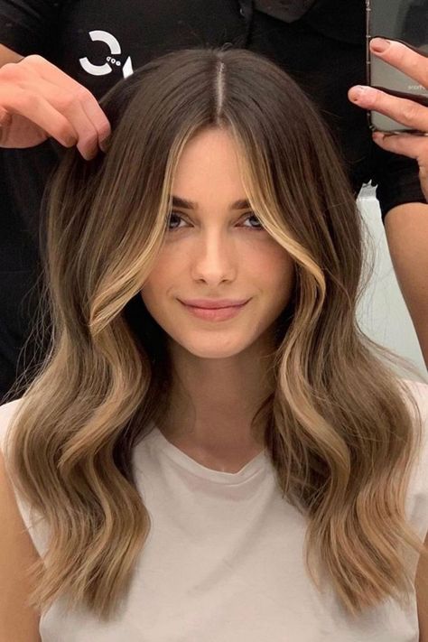 Highlights Brown Hair Balayage, Face Framing Hair, Rambut Brunette, Hair Contouring, Brown Hair Inspo, Money Piece, Brunette Hair With Highlights, Brown Hair With Blonde Highlights, Brunette Balayage Hair