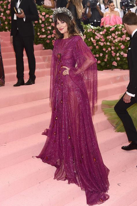 Met Gala Dresses 2019, Evening Hair, Celebrity Dresses Red Carpet, Dakota Jhonson, Met Gala Outfits, Met Gala Dresses, Dakota Mayi Johnson, Dakota Johnson Style, Celebrity Wedding Dresses