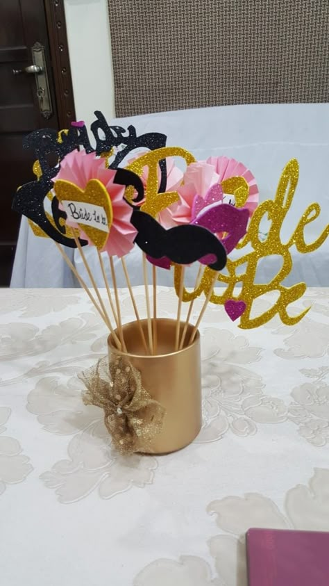 Bride To Be Party Decoration Diy, Bridle Shower Ideas Decorations, Mehndi Props Ideas, Dholki Ideas, Desi Wedding Ideas, Shadi Ideas, Nikah Ideas, Bride To Be Ideas, Shaadi Vibes