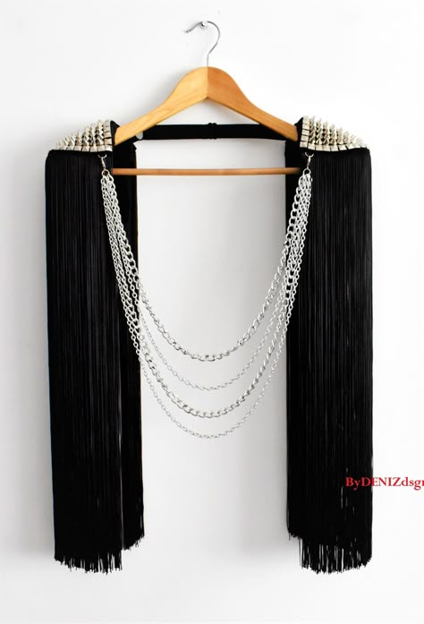 Gothic Costume, Shoulder Jewelry, Kaftan Designs, Trendy Dress Outfits, Diy Fashion Clothing, Festival Clothing, Neck Piece, Feather Necklaces, Halloween Outfit