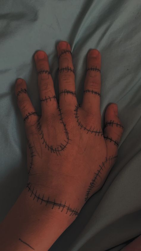 Skeleton Drawing On Hand Easy, Drawing To Put On Your Hand, What To Draw On Your Hand With Sharpie, Easy Thing To Draw On Your Hand, Zombie Doodle Easy, Y2k Things To Draw On Your Hand, Pen Art On Hand Easy, Drawing On Ur Hand, Pen On Skin Art