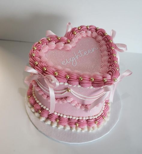 18th Birthday Cake Heart, Cake For 23rd Birthday, All Pink Cake, Pink Heart Cake Birthday, Pink Minimalist Cake, Seventeen Birthday Cake, Minimalist Bday Cake, Legal Cake, Heart Cake Aesthetic