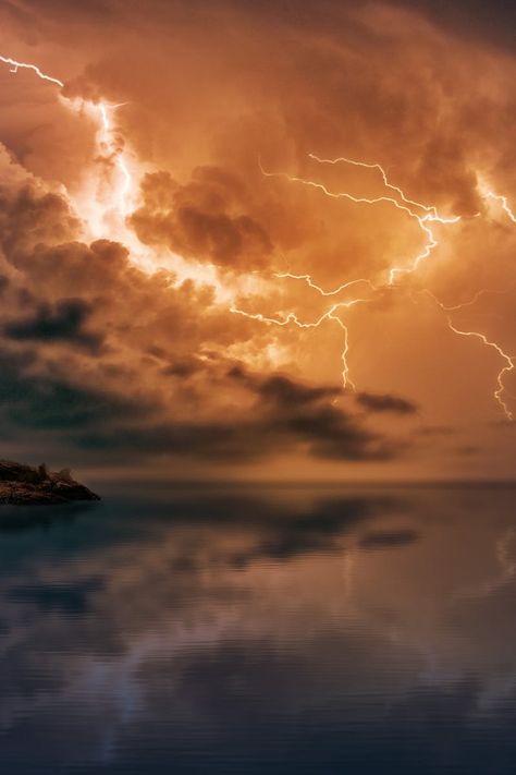 Orange Lightning Aesthetic, Yellow Lightning Aesthetic, Thunder Photo, Thunder Background, Thunder Aesthetic, Orange Thunder, Lightning Safety, Yellow Thunder, Storm Photos