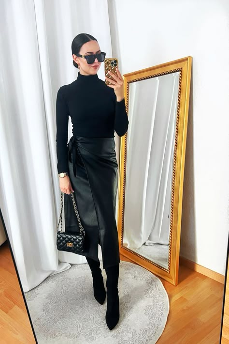 Tight Black Turtleneck and Black Leather Wrap Skirt Outfit Leather Long Skirt Outfit, Long Black Leather Skirt Outfit, Old Money Black Outfit, Black Leather Skirt Outfits, Leather Skirt Outfit Winter, Faux Leather Skirt Outfit, Long Leather Skirt Outfit, Leather Pencil Skirt Outfit, Black Leather Skirt Outfit