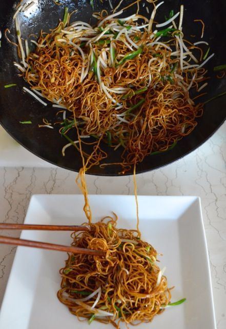 Pan Noodles, Fresh Noodles, Pan Fried Noodles, Fried Noodle, Recipes Noodles, Wok Recipes, Noodle Recipe, Fried Noodles, Asian Noodle