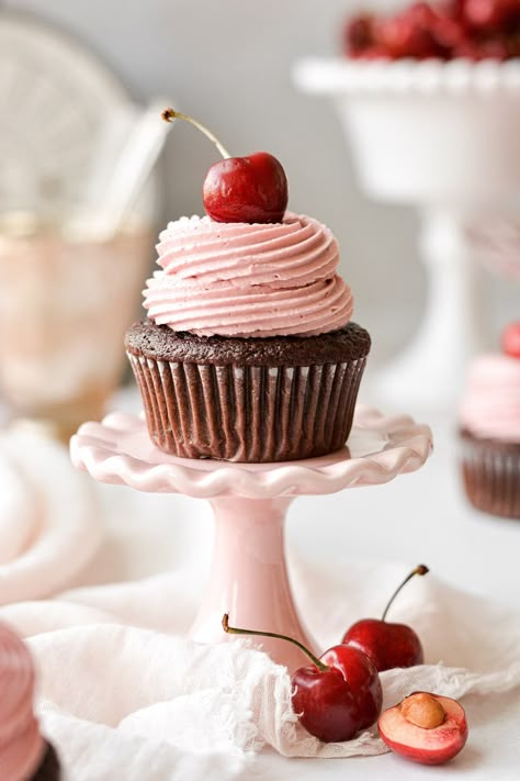 Chocolate Covered Cherry Cupcakes, Dainty Cakes, Cherry Buttercream, Chocolate Cherry Cupcakes, Peach Upside Down Cake, Cupcake Photography, Dark Chocolate Cupcakes, Baking Photography, Cherry Cupcakes