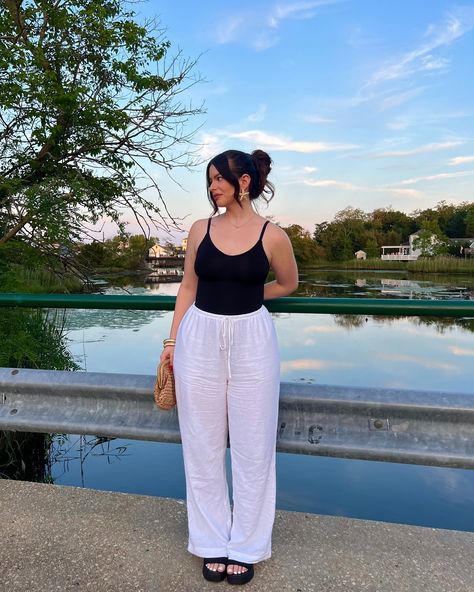 Yesterday 🫶🏻 Summer Outfits Pants Casual, Midsize Beach Outfits Vacation, Plus Size Beachy Outfits, Travelling Outfits For Women, Midsize Holiday Outfits Summer, Midsize Europe Outfits, Beach Outfit Ideas Women, Plus Size Europe Travel Outfits, Thailand Outfits For Women