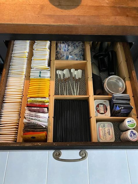 Coffee Drawer Organizer, Coffee And Tea Drawer, Snack Drawer Ideas, House Closet Organization, Stairs Organization, Tea Drawer, Dental Design Interior, Smart Storage Ideas, Organization Hacks Bedroom