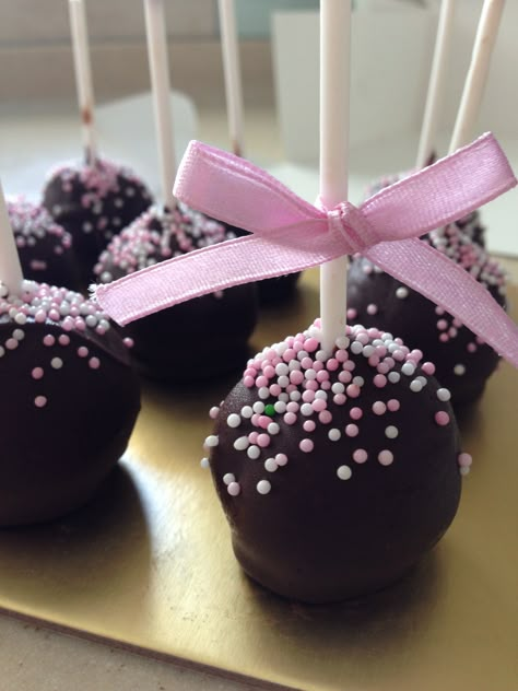 Girly Cake Pops, Cake Pops Aesthetic, Cake Pop Aesthetic, Smash Cookies, Fancy Cake Pops, Shopkins Cake, Cake Pop Designs, Aura Aesthetic, Pink Sprinkles