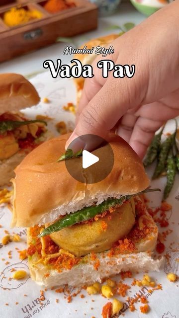 Vada Pav Masala Recipe, Vada Pav Recipe Video, Wada Pav Recipe, Pav Recipes Indian, Vada Pav Chutney Recipe, Bada Pav Recipe, Potato Aloo, Vada Pao, Indian Cooking Videos