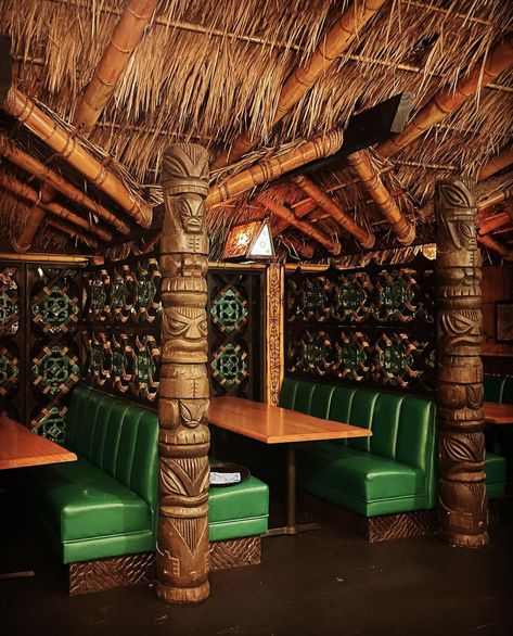 Tiki Bar Interior, Dark Tiki Aesthetic, Tiki Aesthetic, Tiki Bathroom, Tiki Bar Ideas, Hawaiian Bar, Surfer Shack, Tiki Bars Diy, Vintage Tiki Bar