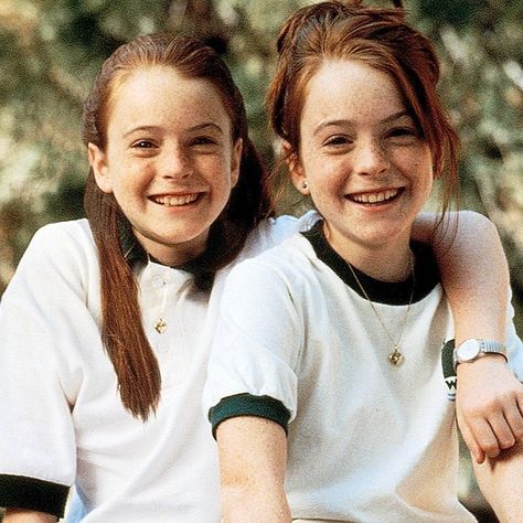 whatever happened to lindsay lohan's twin sister tatyana lohan from the parent trap? The Parent Trap, Michelle Trachtenberg, Parent Trap, Childhood Movies, Lindsay Lohan, Awkward Moments, 90s Kids, Movies And Series, Film Serie