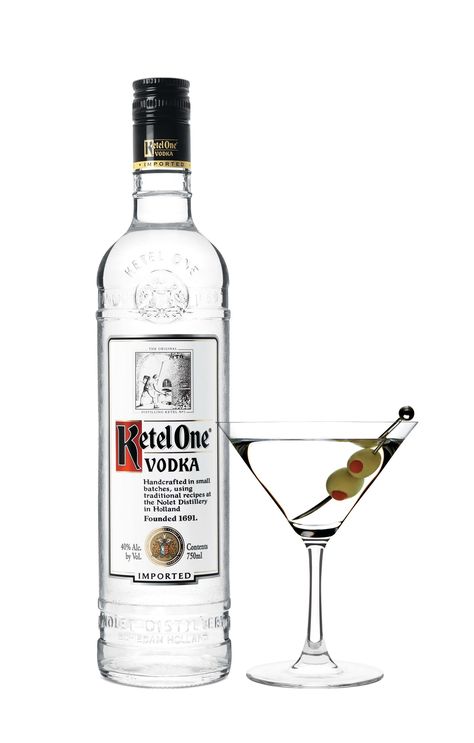 Ketel One Martini    Fill chilled martini glass with Ketel One vodka, straight from the freezer. Drop in one Vermouth-soaked olive. Done. Diy Liquor Cabinet, Kettle One Vodka, Diy Liquor, Martini Recipes Vodka, Boat Drinks, Cocktails And Dreams, Vodka Labels, Ketel One Vodka, Yummy Cocktails