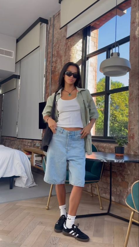 Femme Boy Outfits, Baggy Bermuda Shorts Outfit, Summer Jorts Outfit Women’s, Boyfriend Shirt Outfit, Jort Outfits, Baggy Shorts Outfit, Boyfriend Shirt Outfits, Bermuda Shorts Outfit, Trendy Vest