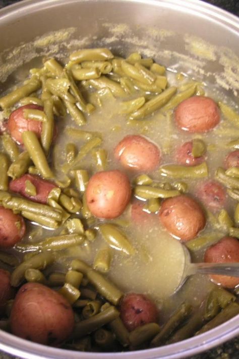 "Best Ever" Green Beans and New Potatoes Green Beans And New Potatoes Recipe, Green Beans And New Potatoes, Southern Style Green Beans, Beans And Potatoes, Crockpot Ham, Green Beans And Potatoes, New Potatoes, New Potato, Green Bean Recipes