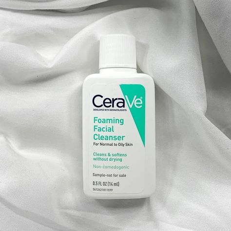 Photos & Videos for Cerave Foaming Facial Cleanser | Influenster Facial Cleanser Aesthetic, Cleanser Aesthetic, Lemonade Smoothie, Dream Vanity, Buy Skincare, Foaming Facial Cleanser, Diy Gift Set, Foaming Cleanser, Gel Cleanser