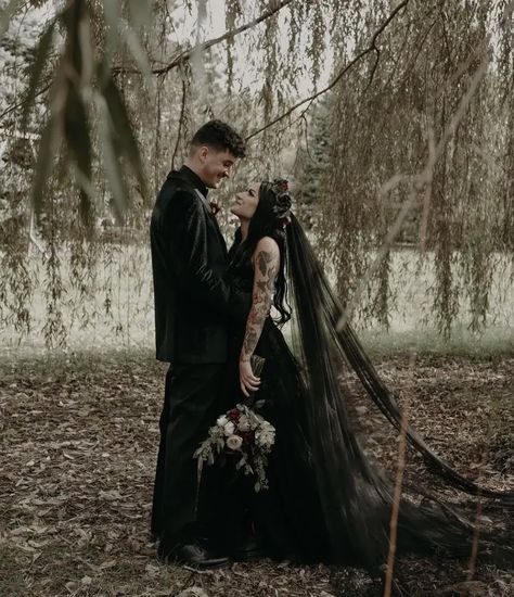 Stylish Halloween Ideas That Are Anything But Tacky Couple In Black, Black Wedding Veil, Dark Romantic Wedding, Goth Bride, Gothic Wedding Theme, Witch Wedding, Dark Wedding Theme, Black Wedding Gowns, Forest Theme Wedding