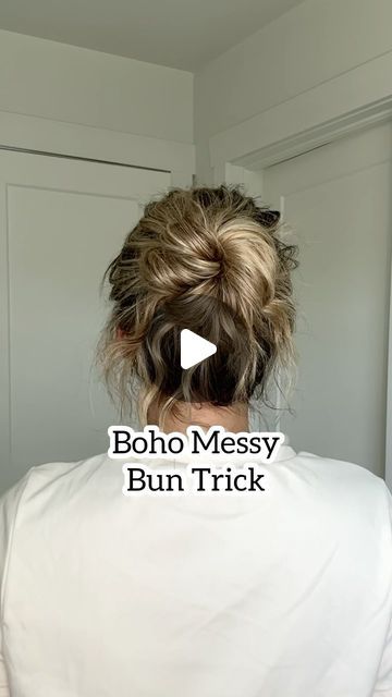 Lainey Ostrom on Instagram: "Boho messy bun trick! Save and try! - #bohohairtutorial #bohohairstyle #bohomessybun #lowbunhairstyle #lowbuntutorial #weddingguesthair #highbunhairstyle #highbuntutorial #hairreelsidea" Boho Hair Updos, Casual Hair Updos Easy, Messy Chignon Short Hair, Braid Into Low Bun Tutorial, Braid Messy Bun Updo, Messy Updo Casual, Boho Hair Updo Messy, Casual Messy Updo, Long Hair Low Messy Bun