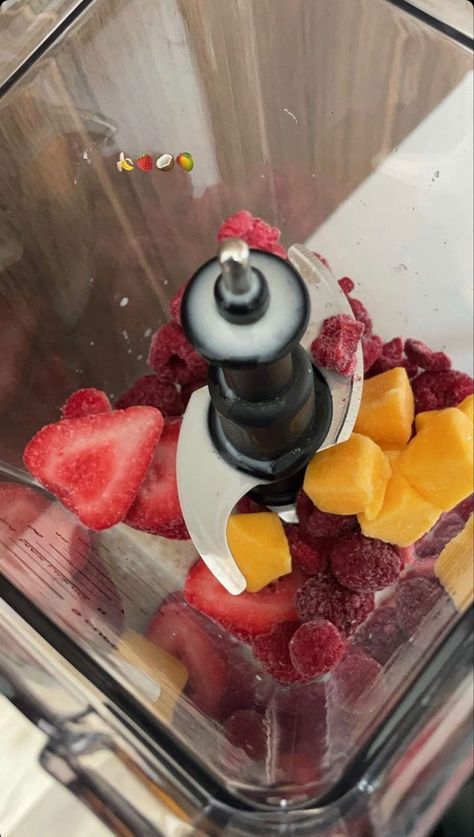 summer smoothies healthy recipes healthy smoothie fruit thatgirl aesthetic Smoothie Aesthetic, Summer Smoothies, Healthy Metabolism, Beauty Guru, Smoothie Recipes Healthy, Food Snapchat, Fruit Smoothies, Healthy Snacks Recipes, Food Obsession