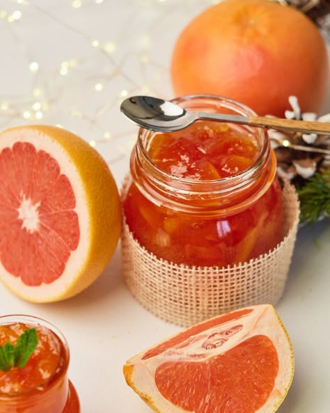 Grapefruit Jam Recipes, Jam Ideas Recipes, Canning Jams And Jellies, Canned Jam Recipes, Best Jam Recipes, Grapefruit Jelly Recipe, Recipes With Grapefruit, Homemade Marmalade Recipes, Grapefruit Marmalade Recipe