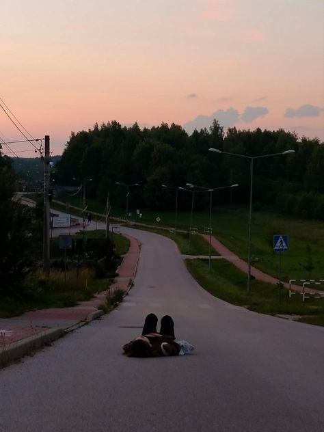 Layed Back Aesthetic, Laying On The Road Aesthetic, Lying On The Road Aesthetic, Person On Phone Aesthetic, Lying On The Ground Aesthetic, Lying On The Floor Aesthetic, Laying On The Floor Aesthetic, People Watching Aesthetic, Laying Down Aesthetic