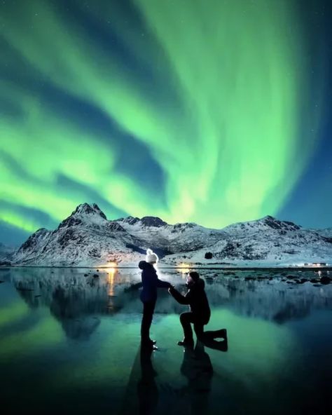 Ready to pop the question or say ‘I do’ under a sky full of dancing lights? 🌌✨ Adventure seekers, we have the ultimate guide to your Northern Lights proposal and elopement. Head over to bohemianbride.com to read the new post and start planning your dream wedding adventure today! 💍💫 #ripdalesharpe @charletonchurchill @zephyretluna @liaphoto.stories @pursellphotographyinc @tsfotodesign.weddings #NorthernLightsElopement #AdventureProposal #DreamWeddingDestination #weddinginspiration #north... Aurora Borealis Proposal, Northern Lights Elopement, Northern Lights Proposal, Proposal Lights, Lights Proposal, Northern Lights Wedding, Couples Movies, Alaska Northern Lights, Things To Do Together