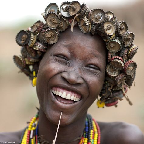 Crazy Hairstyles, Ethiopian Tribes, Ethiopian Women, Eric Lafforgue, Foto Art, Just Smile, People Of The World, World Cultures, Interesting Faces