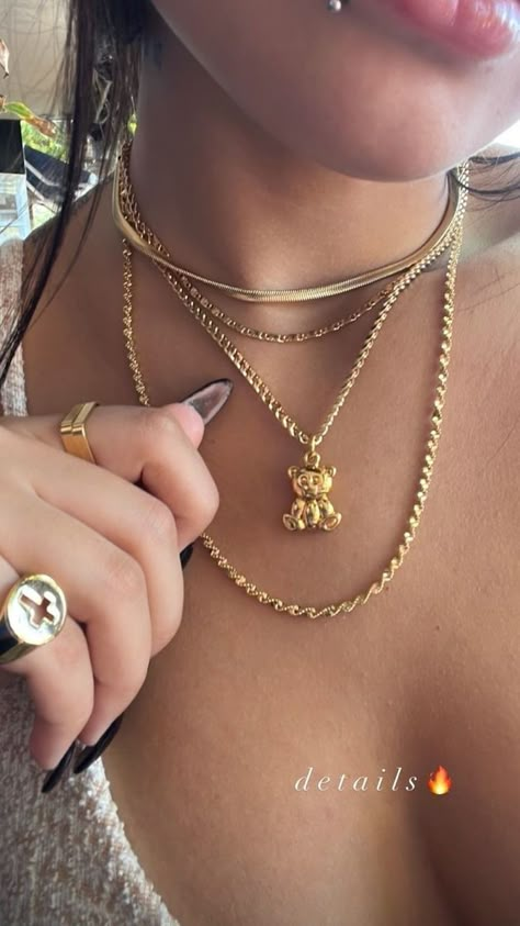 Gold Girly Jewelry, Gold Chain Stack, Gold Necklace Stack, Xoxo Jewelry, Dope Jewelry Accessories, Mode Tips, Necklaces And Rings, Expensive Jewelry Luxury, Stacked Necklaces