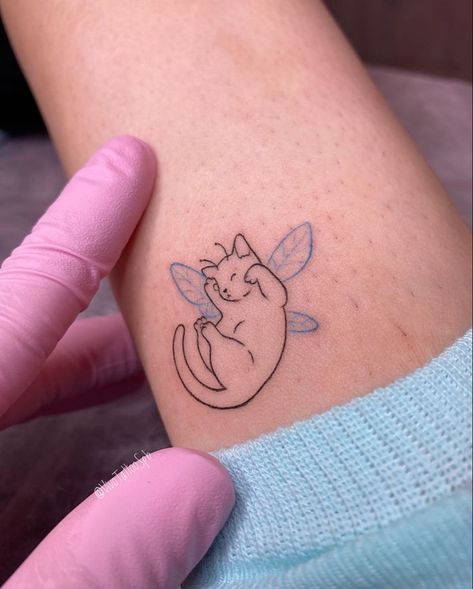 Cow Cat Tattoo, Miniature Tattoos, Kitten Tattoo, Cute Cat Tattoo, Small Pretty Tattoos, Petite Tattoos, Cat Tattoo Designs, Cute Little Tattoos, Cute Tiny Tattoos