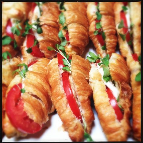 Capresse salad stiffed croissants. Yum! Baby shower brunch 6.22.13 http://www.withinstudioblog.com/2013/08/within-works-diary-of-baby-shower.html Brunch Croissant, Stuffed Croissants, Tomato Stuffed, Croissant Sandwiches, Mini Croissants, Baby Shower Brunch, Brunch Menu, Picnic Food, Shower Food