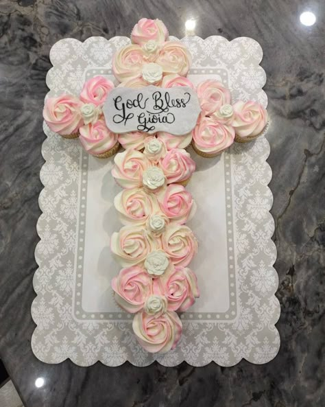 Cross Shaped Cupcakes, Communion Cupcakes Girl, Babtizim Cakes, First Communion Cupcake Cake, 1st Communion Party Ideas Girl, Cross Cakes First Communion, Communion Ideas Girl, Baptism Food Ideas Lunches, Baptism Sheet Cake Girl