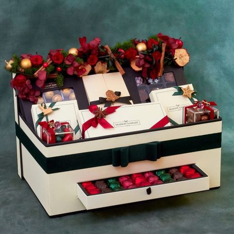 Xmas Hampers, Christmas Gift Hampers, Pink Christmas Gifts, Christmas Hampers, Luxury Hampers, Tea Gift Box, Christmas Gift Packaging, Top Christmas Gifts, Hamper Boxes