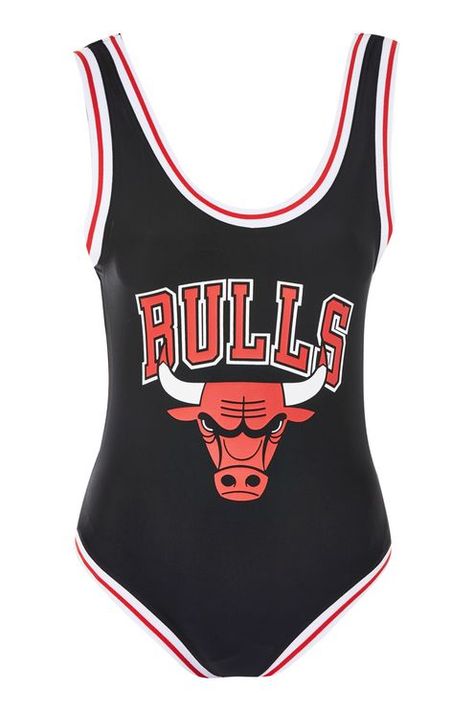 Chicago Bulls Bodysuit by UNK X Topshop Chicago Bulls Outfit Woman, Chicago Bulls Ropa, Bulls Outfit, Chicago Bulls Outfit, Jersey Dress Outfit, Sporty Street Style, Jordan Outfits, Body Suit Outfits, Jersey Outfit