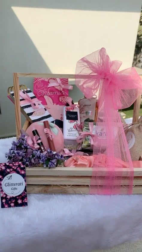 Glitterati Gifts🌟 on Instagram: “💕Our ultimate Pamper Hamper for her 💕 This dreamy hamper consisted of everything that a girl dreams of owning! Lipsticks, an eye-shadow…” Gift Wrap Ideas For Birthdays, Hampers Decoration Ideas, Gift For Bride On Wedding Day, Gift Hamper Ideas For Her, Birthday Gift Hamper Ideas, Hamper Ideas For Women, Birthday Hamper Ideas, Makeup Hampers, Hamper For Women