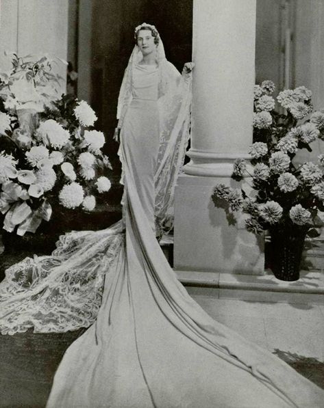 42 Glamorous Wedding Dresses From Between the 1920s and 1930s ~ Vintage Everyday 1930’s Wedding Dress, 1920 Wedding Dress, Glamorous Wedding Dresses, Vintage Wedding Dress 1920s, Antique Wedding Gown, 1920 Wedding, 1930s Wedding Dress, Antique Wedding Dresses, 1920s Wedding Dress