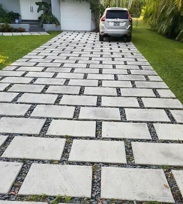 Cement Pavers, Modern Driveway, Diy Driveway, Pavers Diy, Paver Designs, Driveway Design, Driveway Landscaping, Paver Driveway, Concrete Driveways