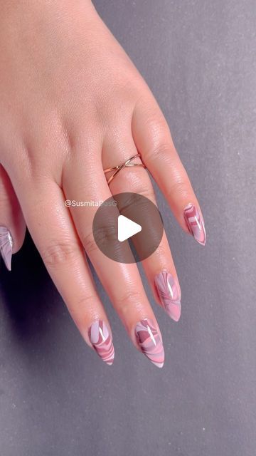 Water Marble Nail Art Designs, Quick Nail Art Easy, Marble Art Nail Design, Nail Art Hacks Easy, Easy Nails To Do At Home Simple, Easy Nail Designs To Do At Home, Marble Art Nails, Nail Ideas Marble, Nail Art At Home Easy